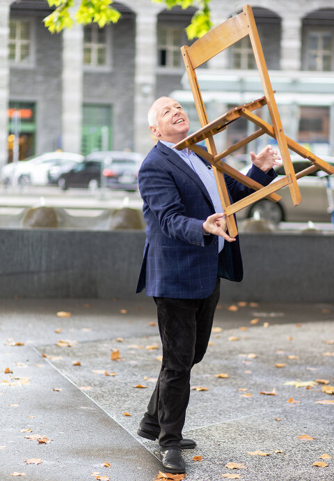 Forma-Futura-Anton-Gunzinger-Full-Portrait__FocusFillMaxWyIwLjAwIiwiMC4wMCIsNDgwLDY5MF0