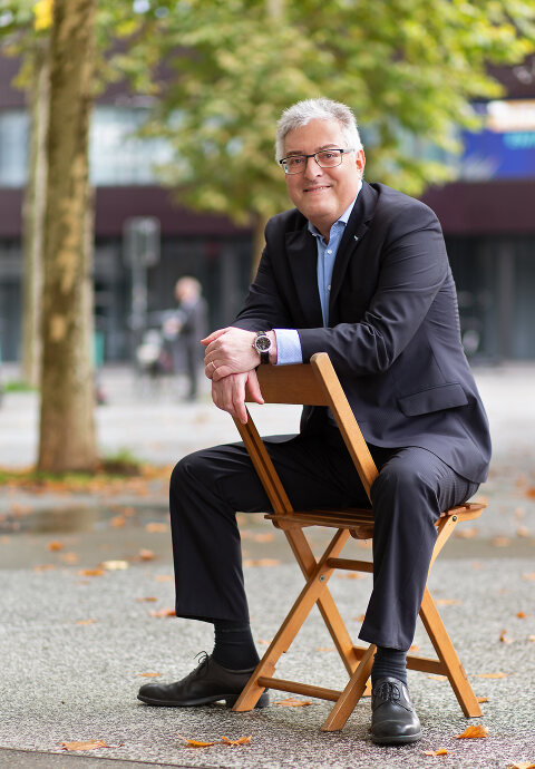 Forma-Futura-Gerardo-Grasso-Full-Portrait__FocusFillMaxWyIwLjAwIiwiMC4wMCIsNDgwLDY5MF0