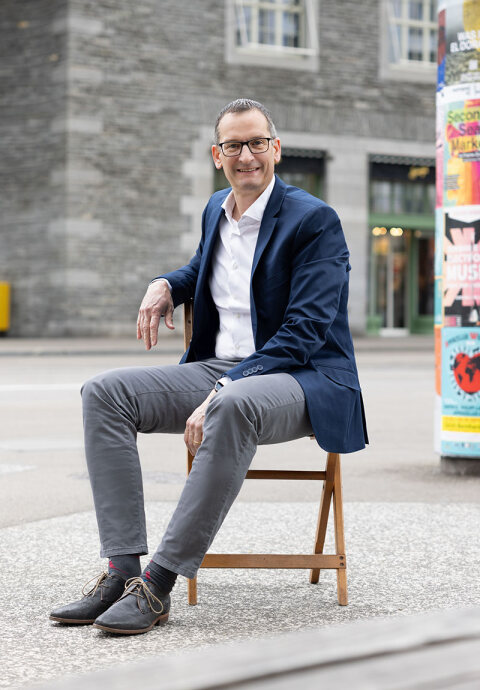 Urs_Rieser_Stuhl_0424-1__FocusFillMaxWyIwLjAwIiwiMC4wMCIsNDgwLDY5MF0